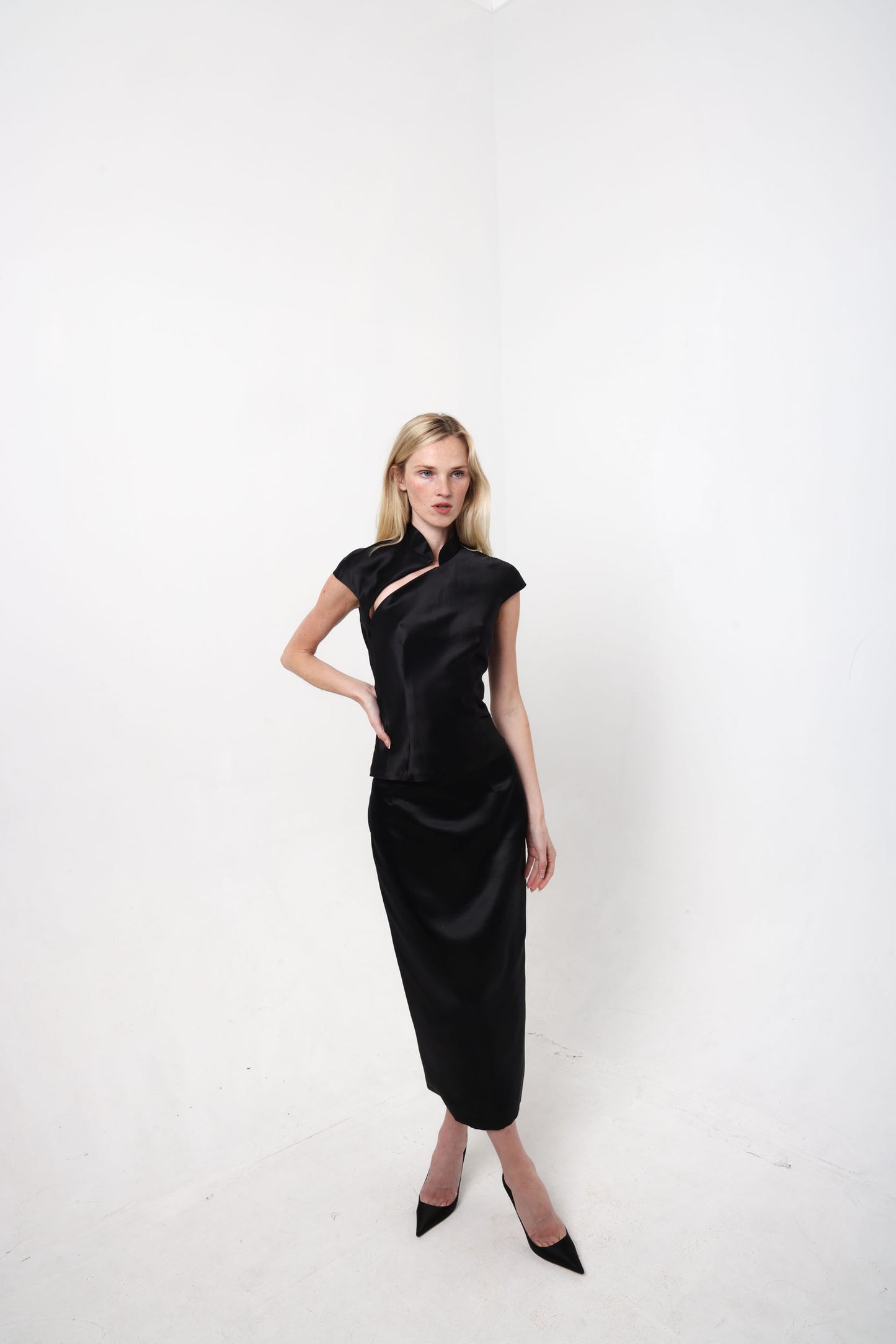 Ren Top in Black
