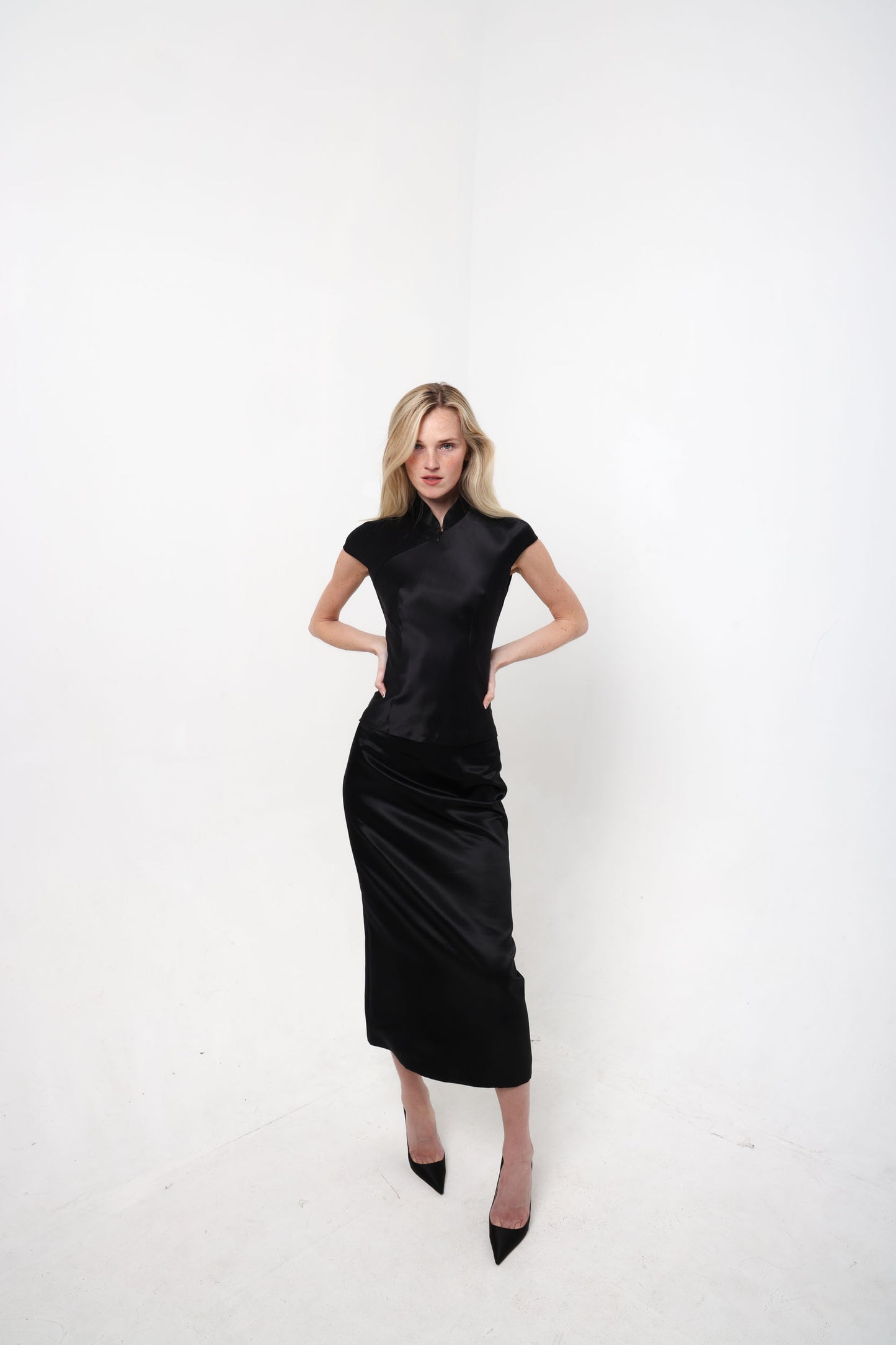 Ren Top in Black
